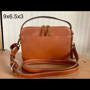 Dooney and Bourke Alto Fina